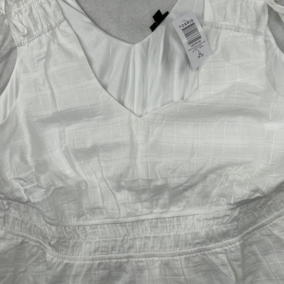 NEW - Torrid 4 Womens Plus Size 4X‎ White Empire Waist Lined Tank Top - Picture 13 of 16